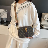 کیف دوشی زنانه وارداتی GUESS کد 946