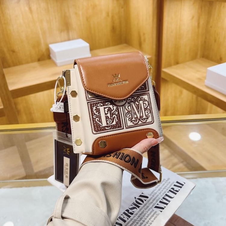 کیف موبایلی زنانه وارداتی مدل کلاسیک کد 6609