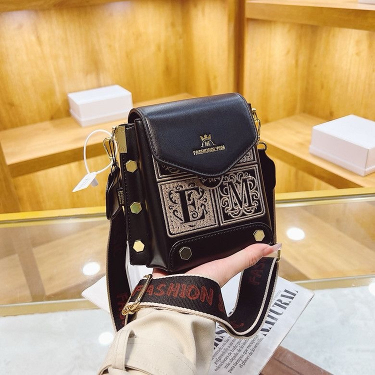 کیف موبایلی زنانه وارداتی مدل کلاسیک کد 6609